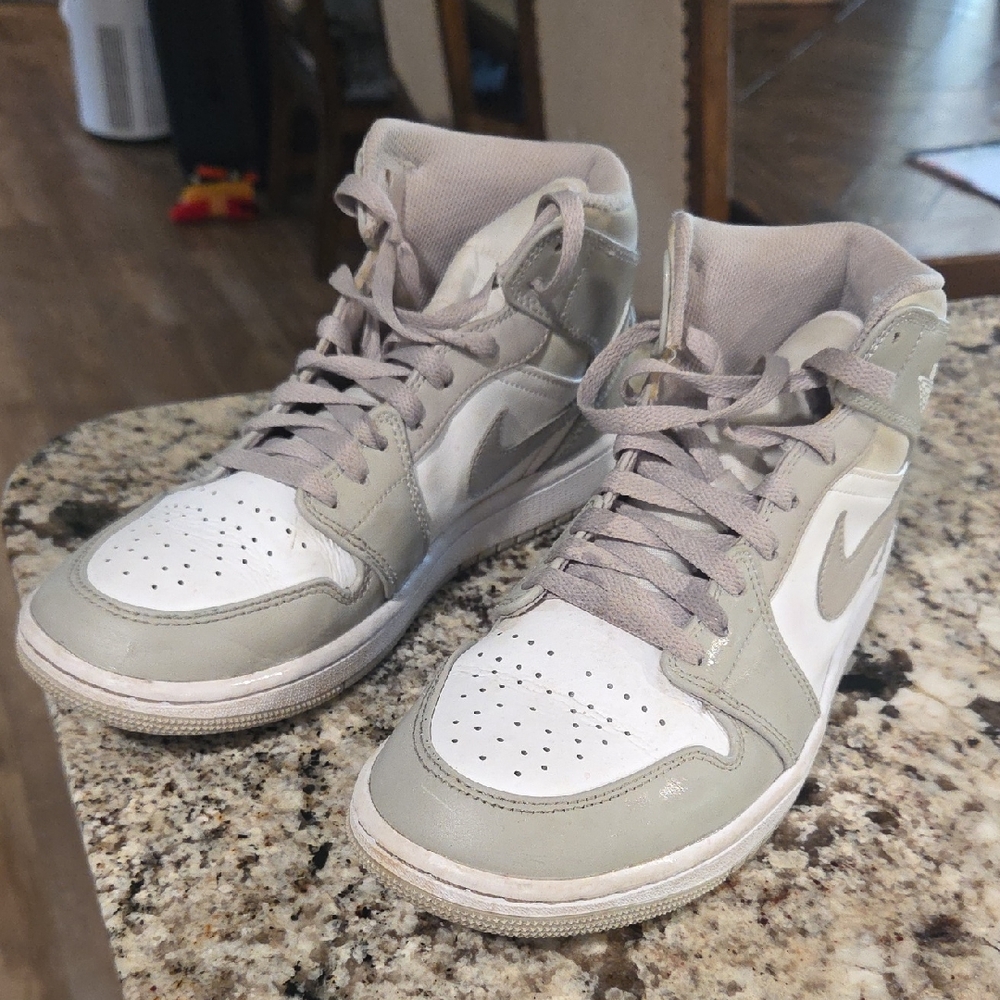 Nike High-Top Sneakers in Gray and White